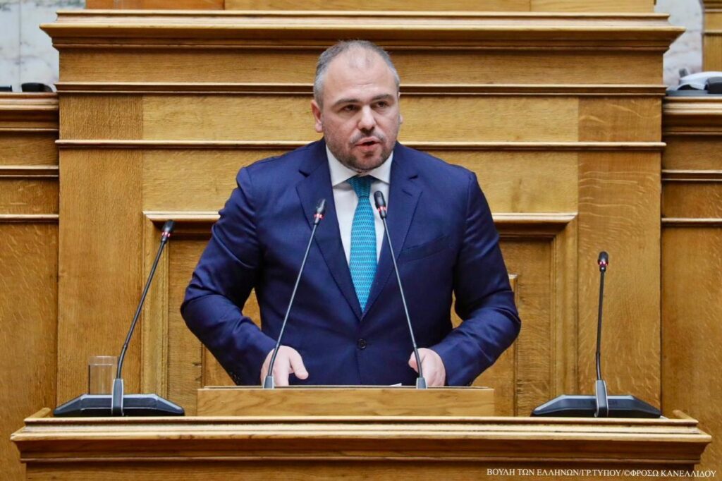 Αναφορά Φίλιππου Φόρτωμα προς την Υπουργό Παιδείας για την ελλιπή στελέχωση των σχολικών μονάδων της Άνδρου